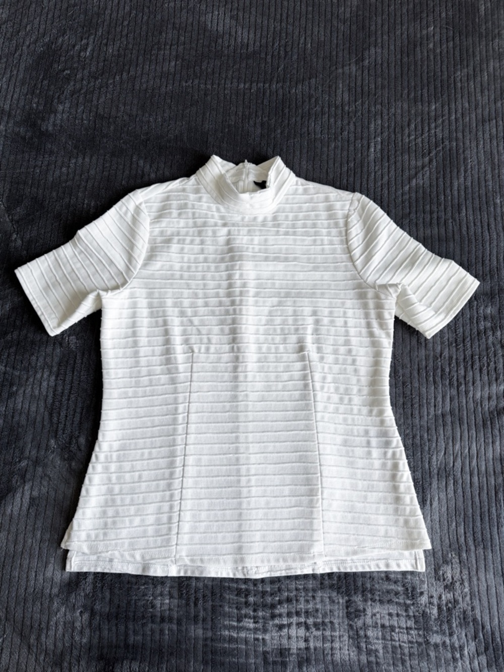 Simply Vera VeraWang White Ribbed Mock Neck Short Sleeve Top